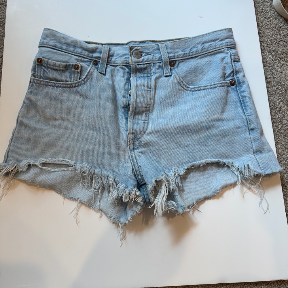 Levis Premium 501 Original Cutoff Shorts Light Wash Blue Denim W27 56327-0086